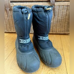 Sorel Kids Snow Boots Size 5 Waterproof Insulated EUC